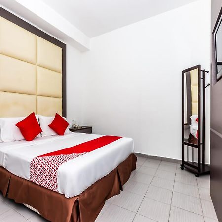 Oyo 835 Ms Hotel Malakka Dış mekan fotoğraf