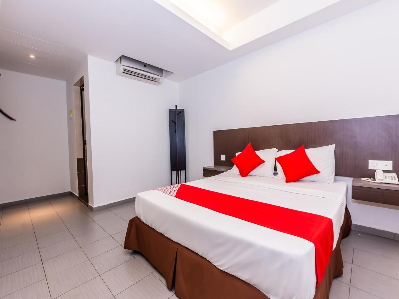 Oyo 835 Ms Hotel Malakka Dış mekan fotoğraf