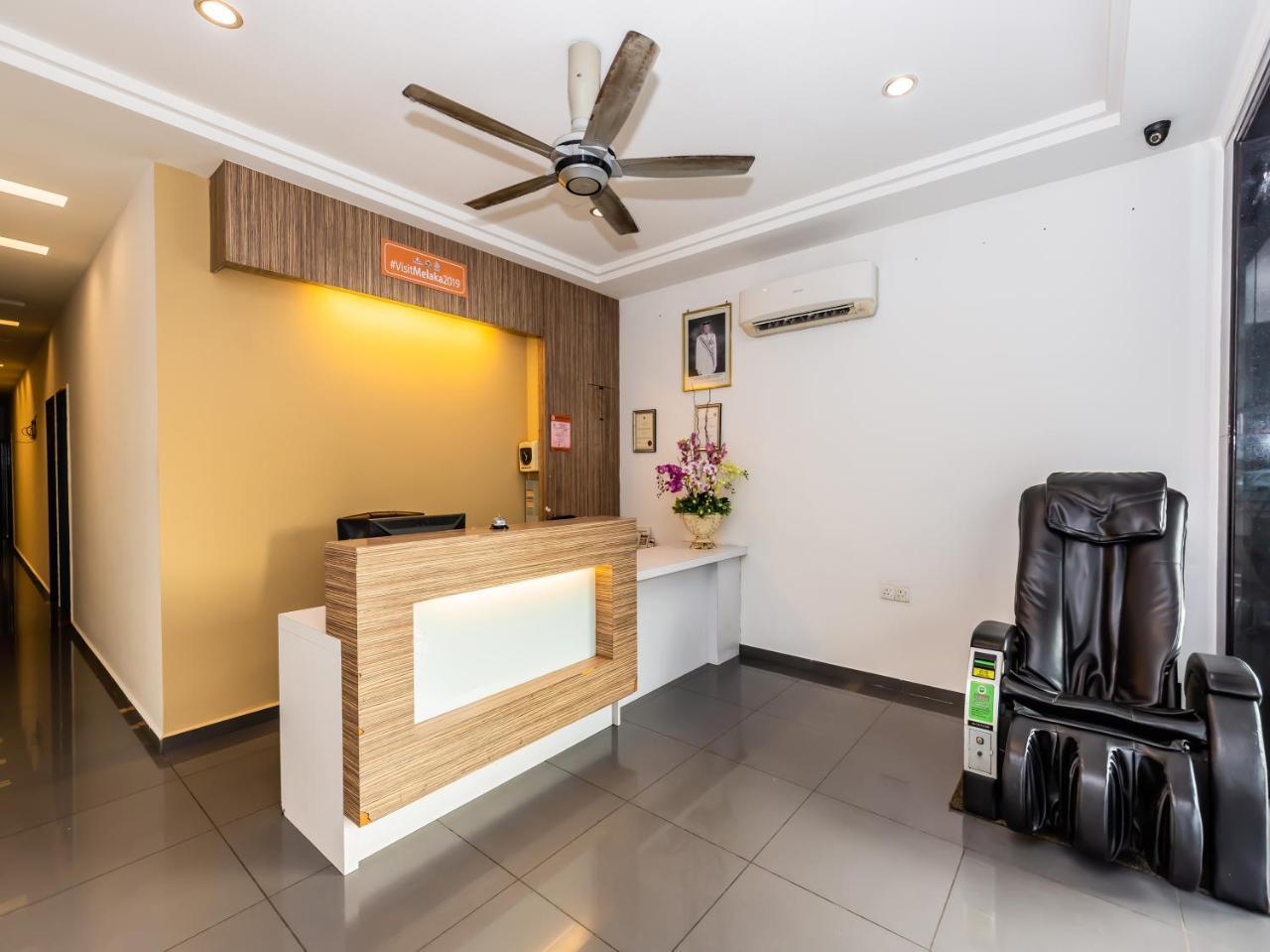Oyo 835 Ms Hotel Malakka Dış mekan fotoğraf